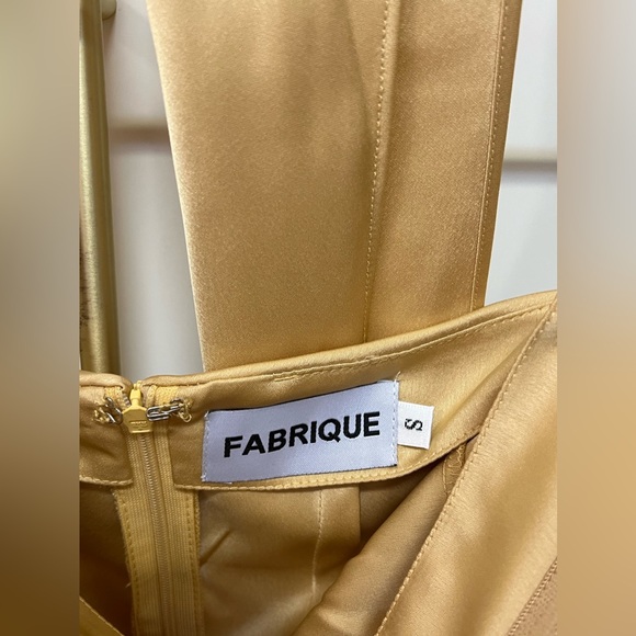 Fabrique.co Thai brand Pierre Scarf off shoulder Dress in honey gold, size small - Picture 13 of 16